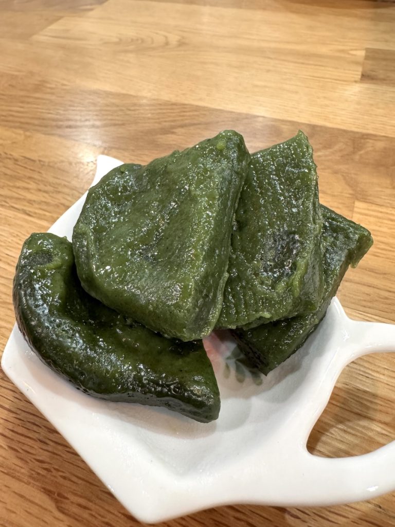 Mosi tteok, a.k.a Mosi Rice Cakes via Freedom to Wander