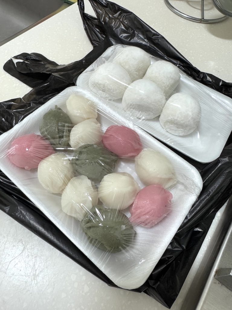 Ggultteok and chapssalteok